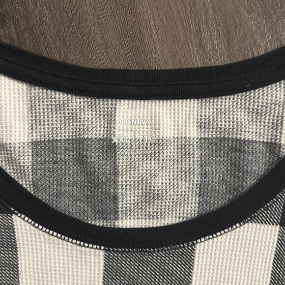 Women’s XXL Old Navy Buffalo Plaid Thermal Long Sleeve Tee - Picture 2 of 3